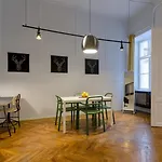 Super Central Apartment